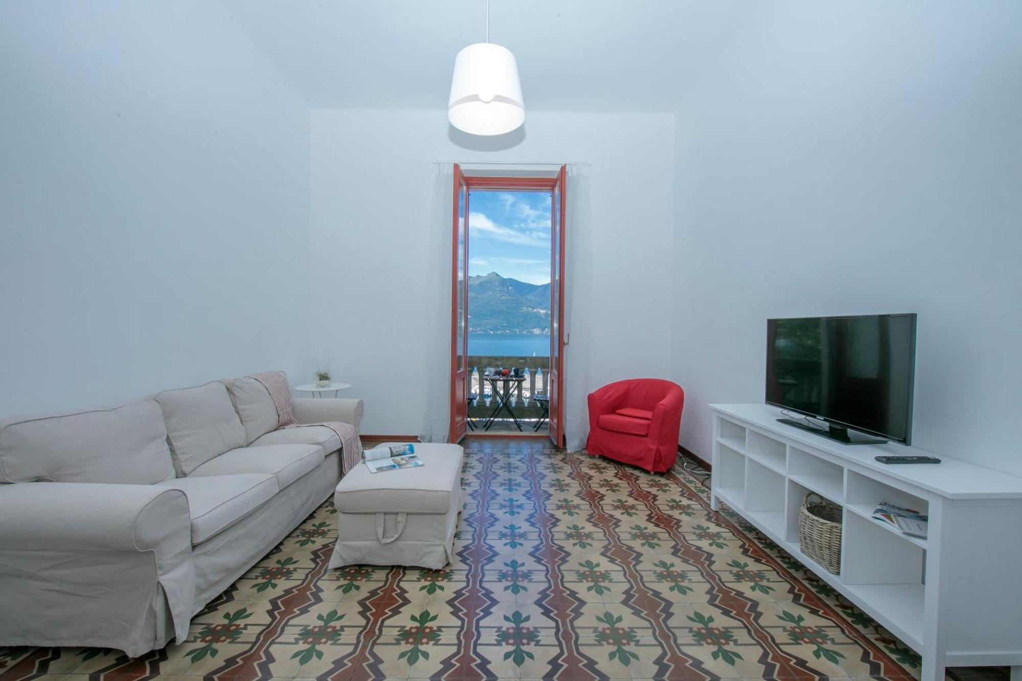Residenza Oleandro Lake View Luino Center - Happy Rentals Экстерьер фото